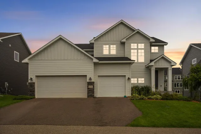 $599,000 | 10732 39th Street North, Lake Elmo, MN 55042