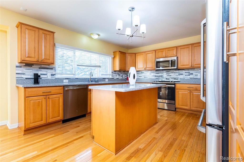 2487 Jackson Drive Rochester Hills, MI 48309 - Photo 9 of 41