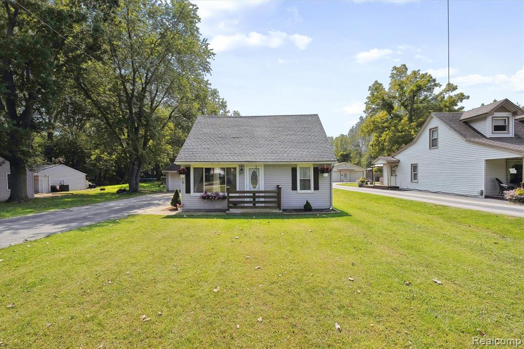 28959 Grix Road New Boston, MI 48164 - Photo 3 of 31
