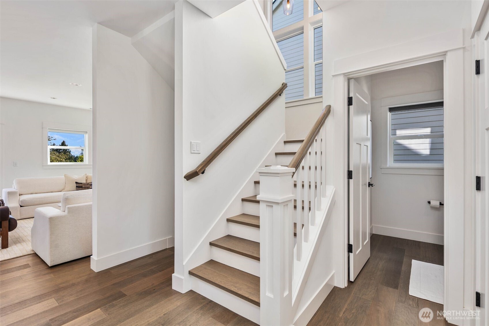 8912 17th Avenue Northeast Seattle, WA 98115 - Photo 19 of 40