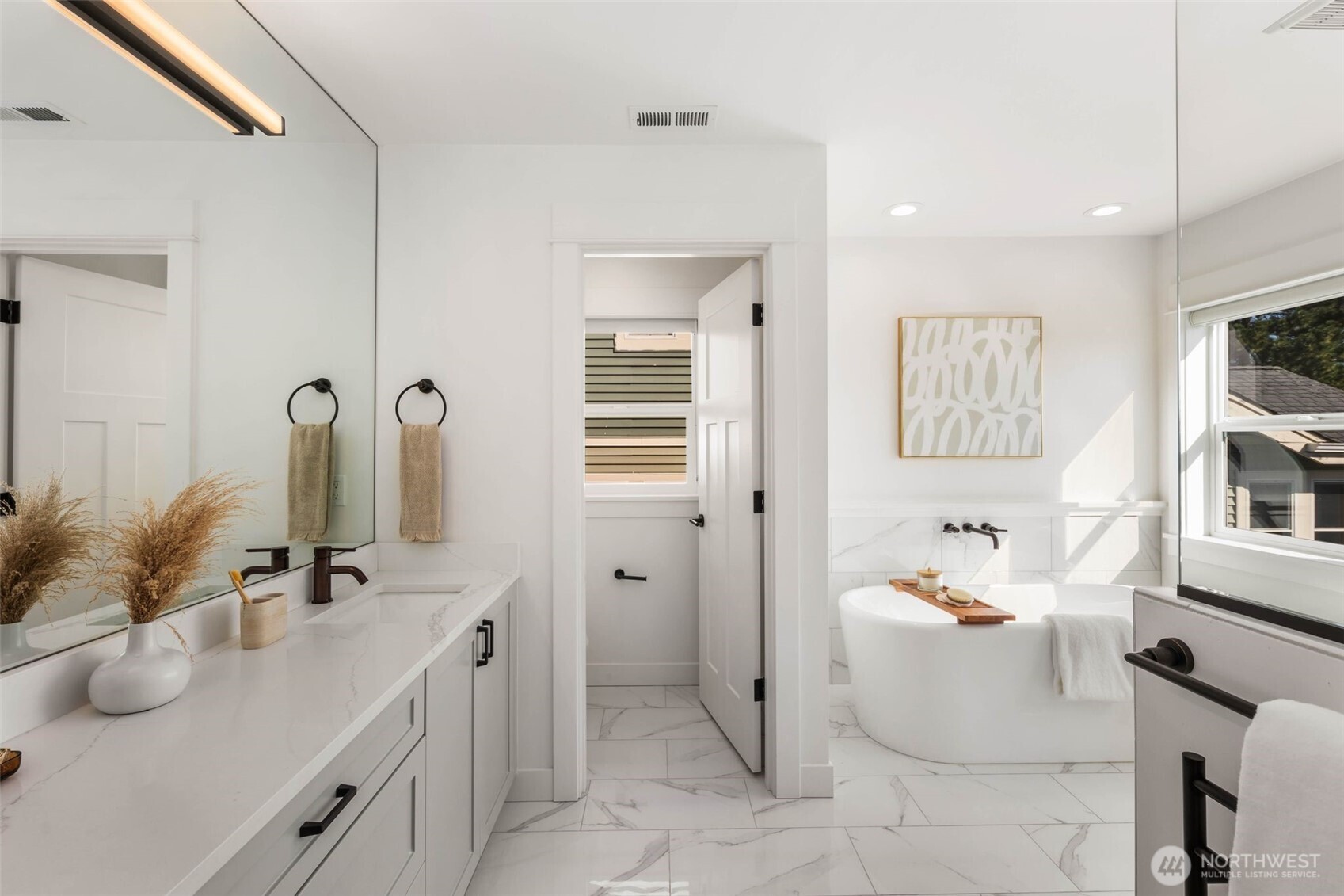 8912 17th Avenue Northeast Seattle, WA 98115 - Photo 25 of 40