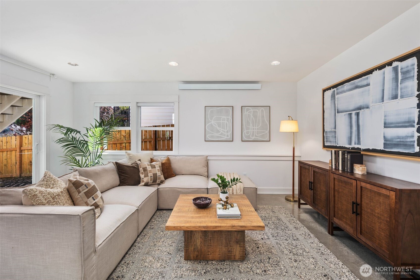 8912 17th Avenue Northeast Seattle, WA 98115 - Photo 33 of 40