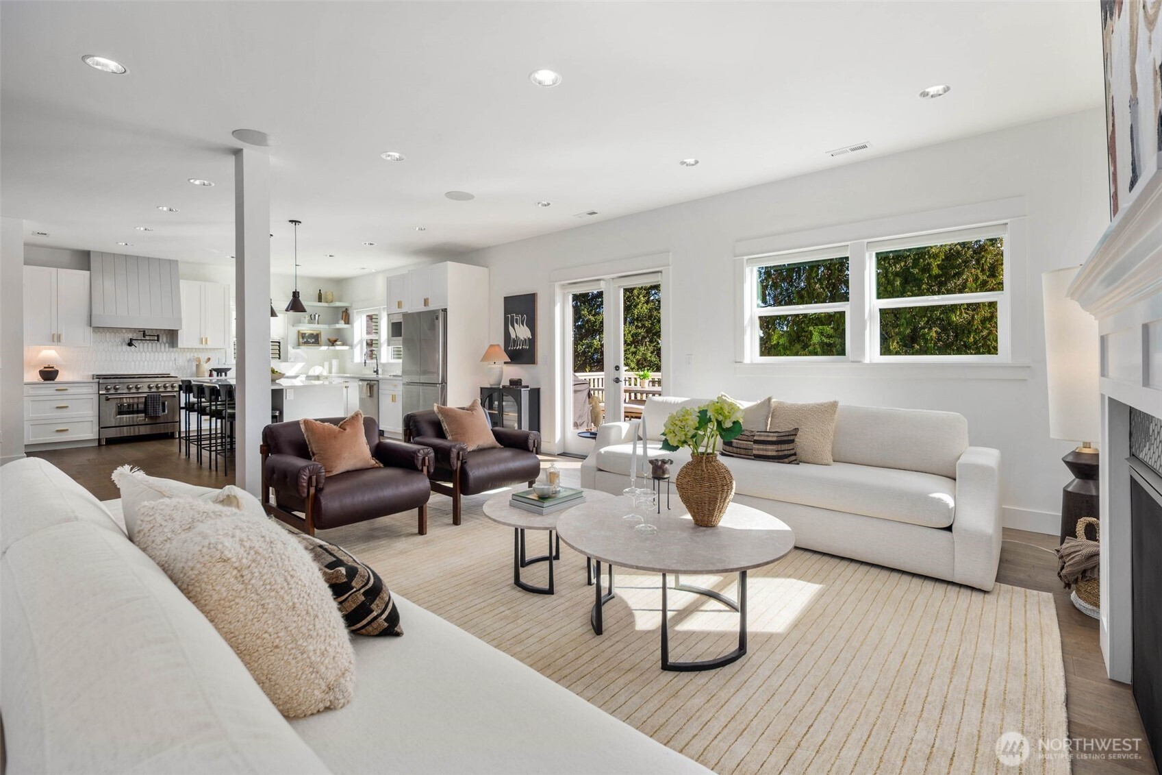 8912 17th Avenue Northeast Seattle, WA 98115 - Photo 4 of 40