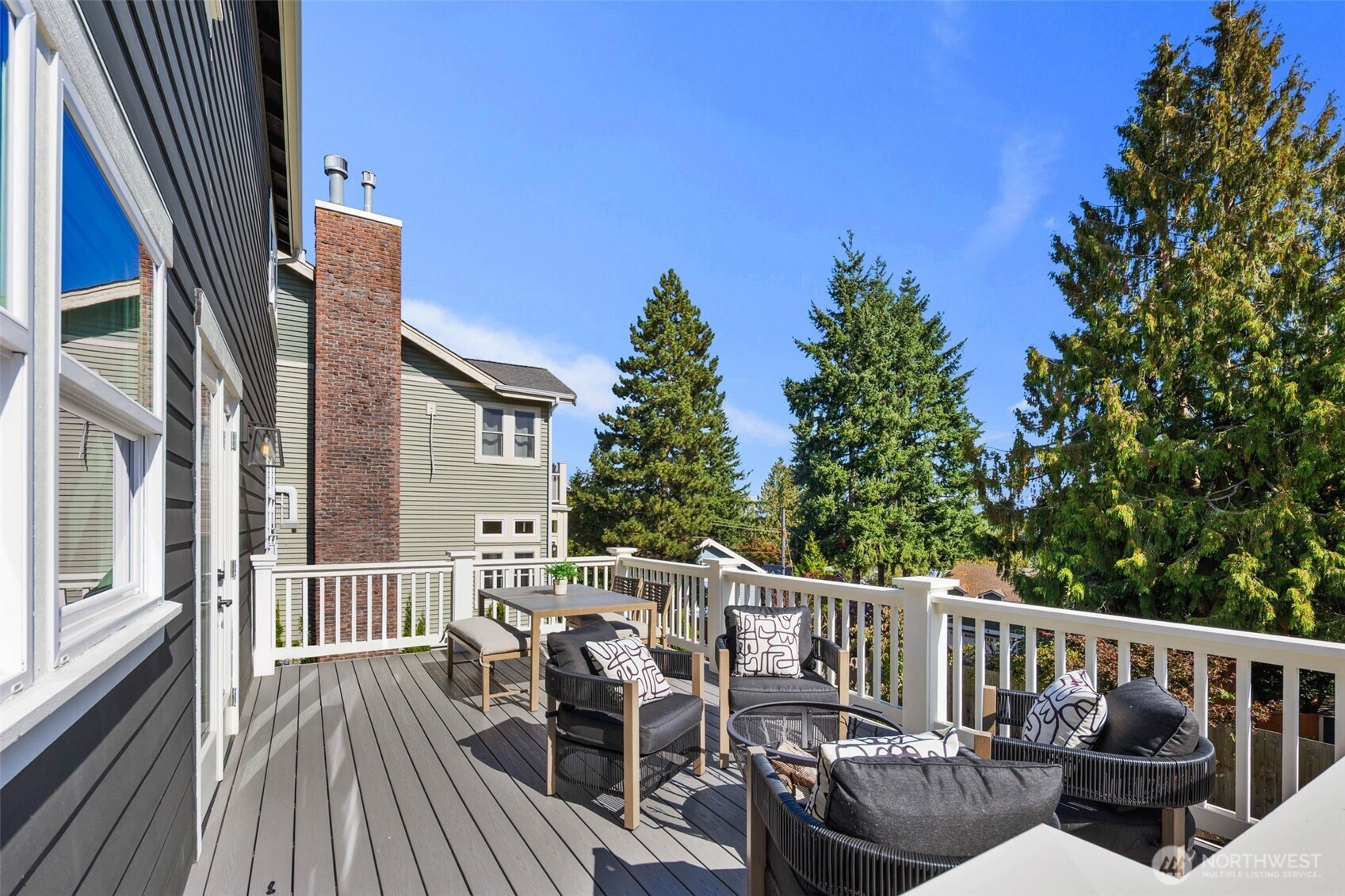 8912 17th Avenue Northeast Seattle, WA 98115 - Photo 7 of 40