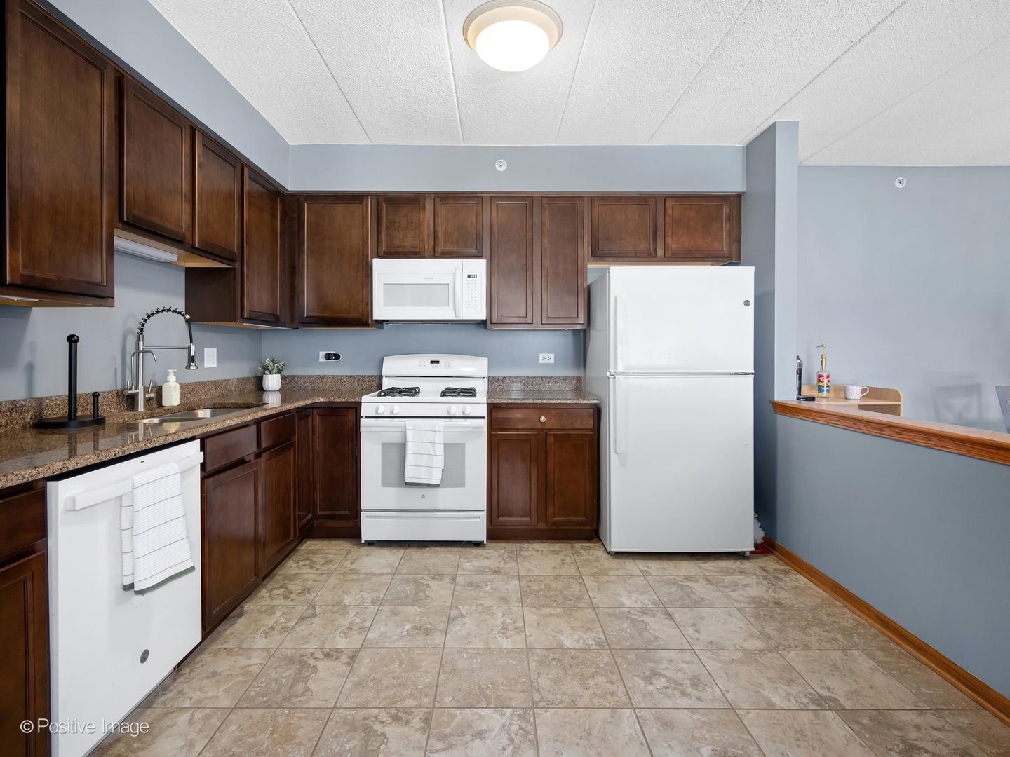 175 West Brush Hill Road, Unit 104 Elmhurst, IL 60126 - Photo 9 of 22