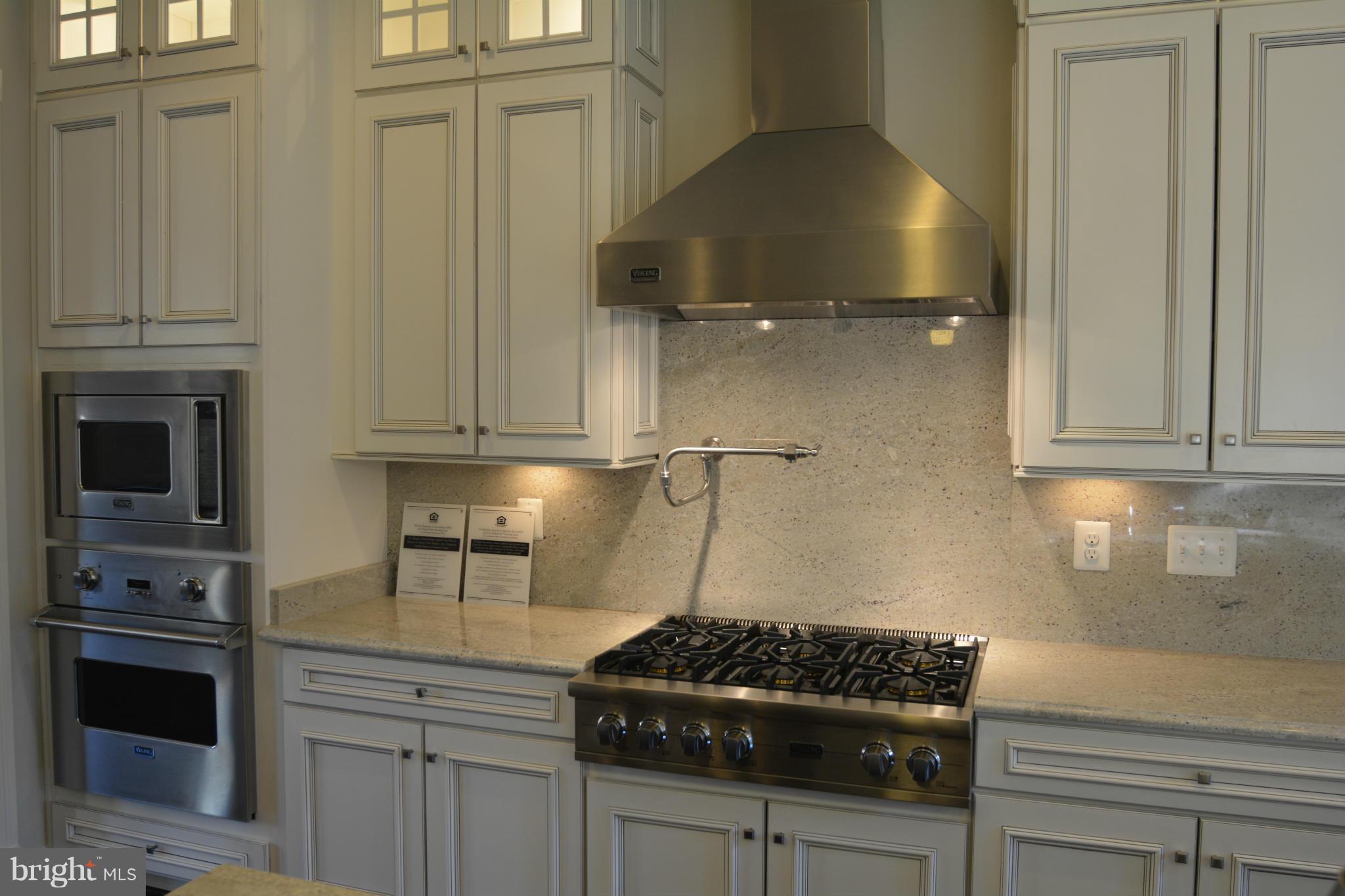 4530 Westhall Drive Washington, DC 20007 - Photo 4 of 16 Kitchen