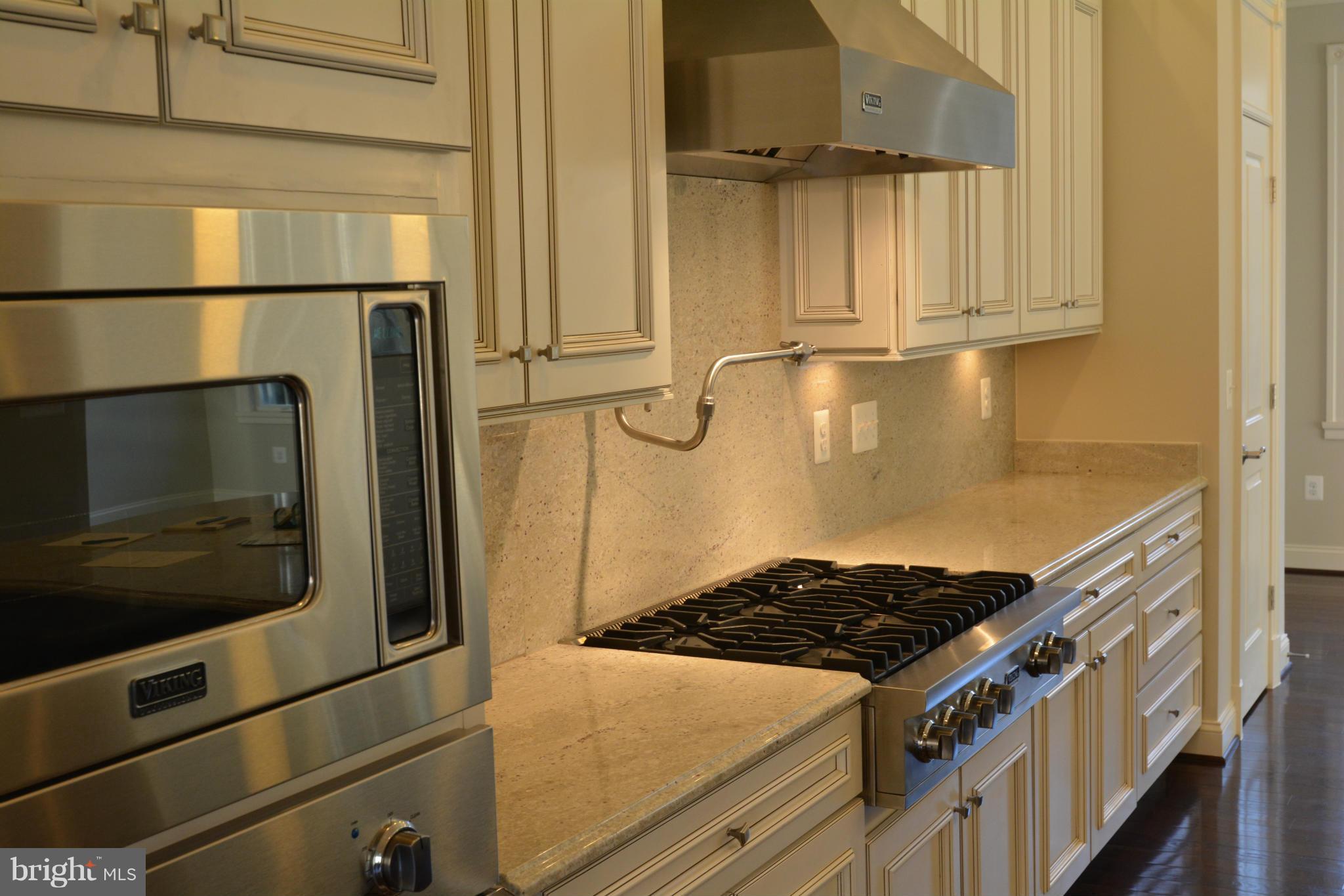 4530 Westhall Drive Washington, DC 20007 - Photo 5 of 16 Kitchen