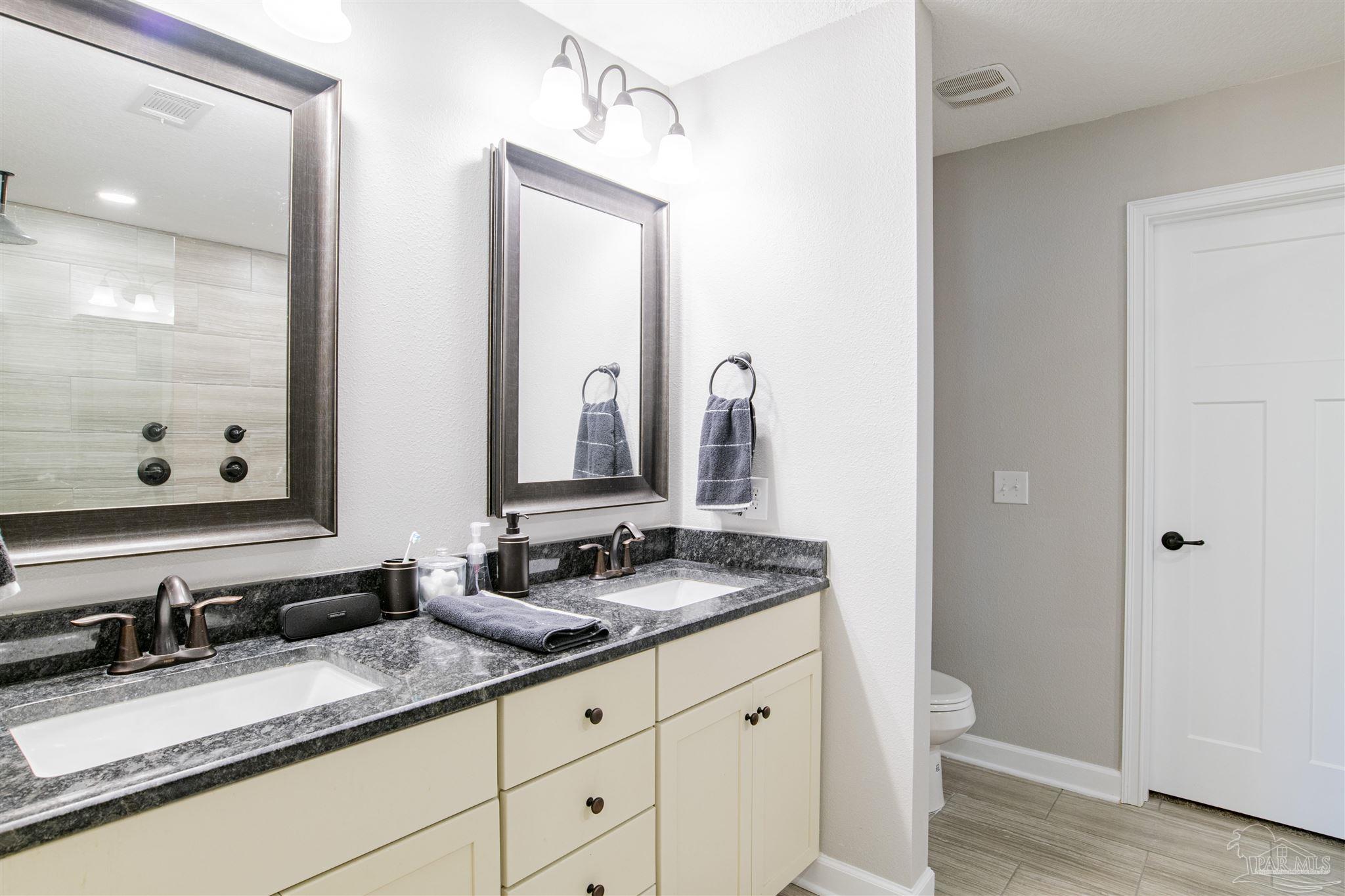 10512 Lyttleton Loop Lillian, AL 36549 - Photo 20 of 41 Master bathroom!