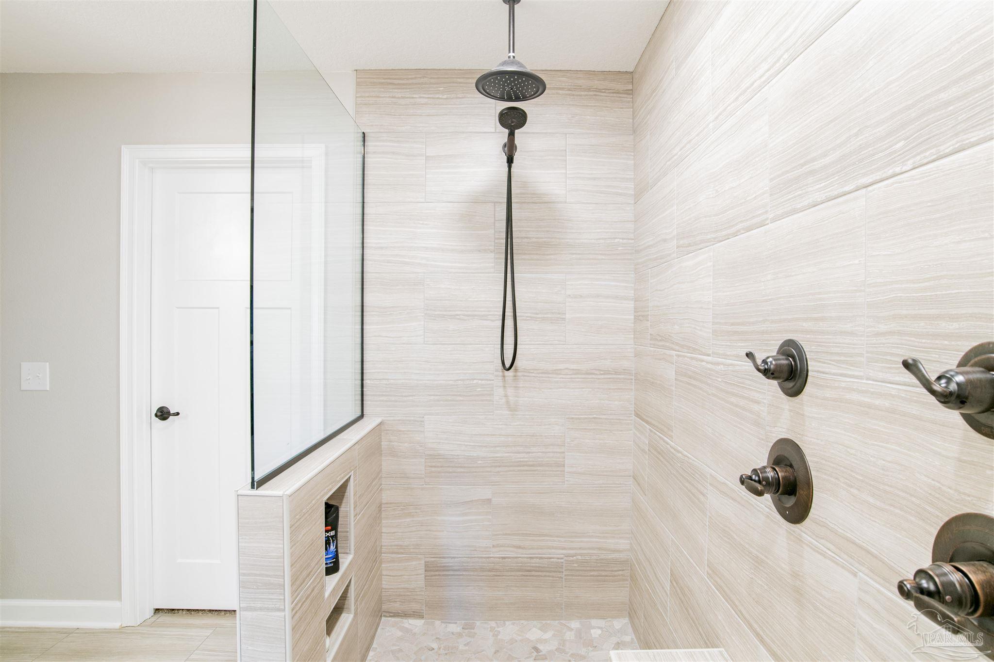 10512 Lyttleton Loop Lillian, AL 36549 - Photo 22 of 41 Tandem shower for 2!