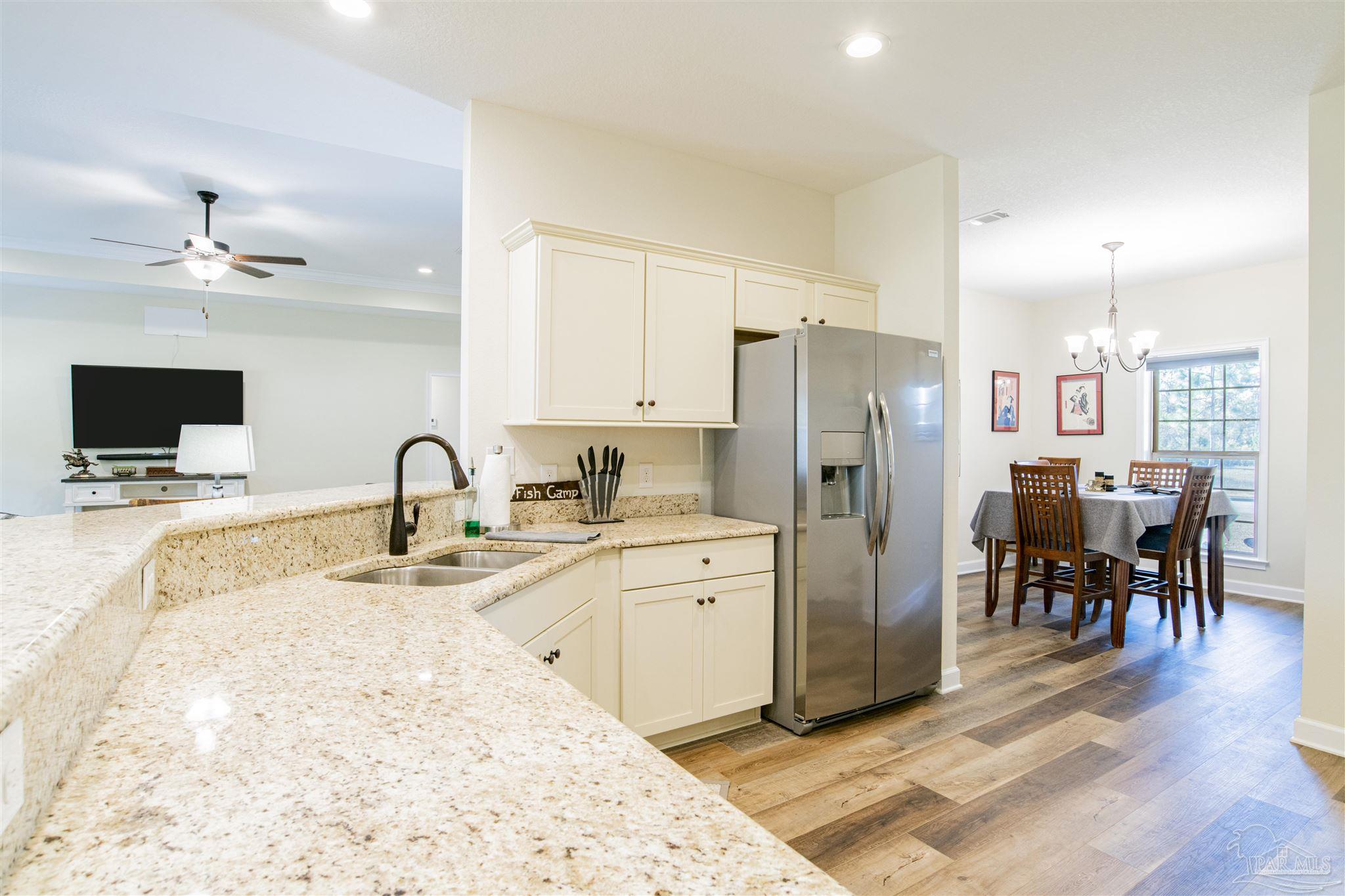 10512 Lyttleton Loop Lillian, AL 36549 - Photo 5 of 41 Granite counters!