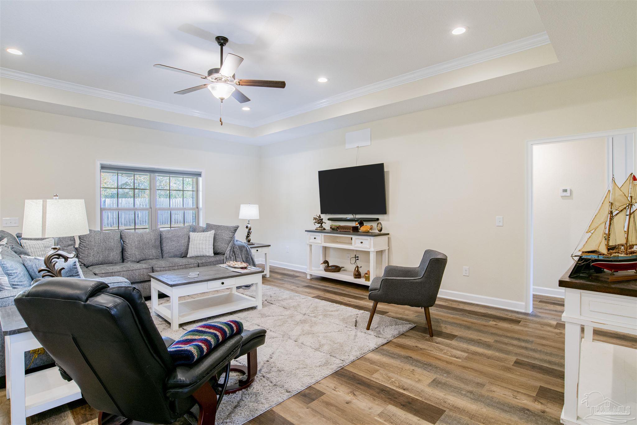 10512 Lyttleton Loop Lillian, AL 36549 - Photo 6 of 41 10' Trey ceilings!