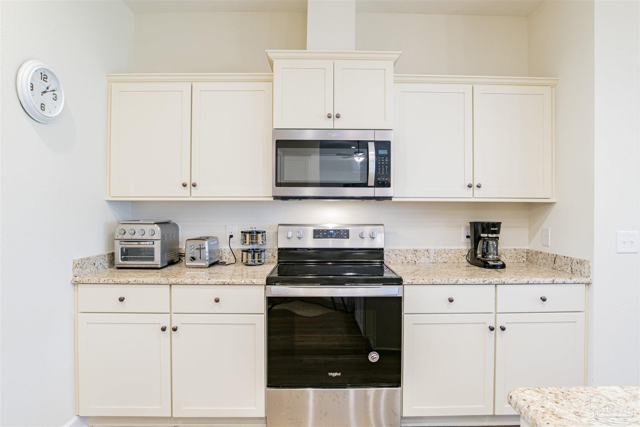 10512 Lyttleton Loop Lillian, AL 36549 - Photo 10 of 41 Soft close cabinets!