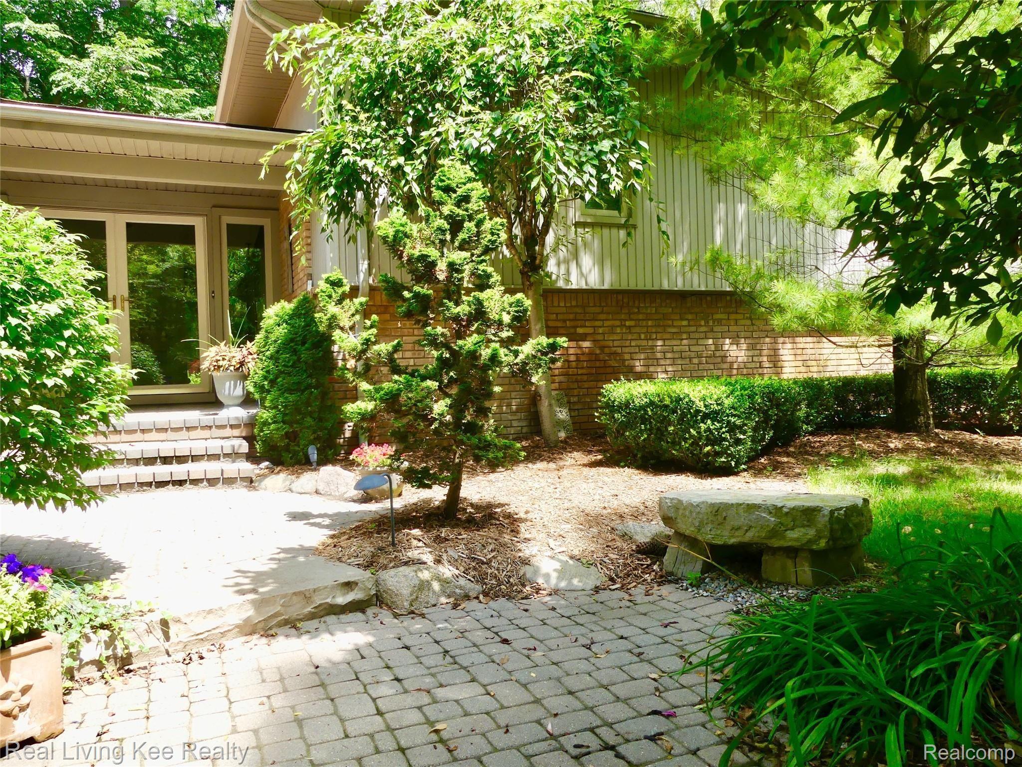 219 Beechview Drive Rochester, MI 48306 - Photo 62 of 64 E5825CA8-1872-44D5-A8B0-D1C7DFF2305D.jpeg