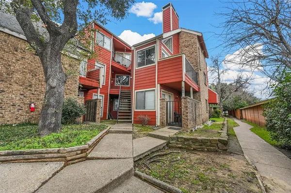 $1,300 | 9825 Walnut Street, Unit 206, Dallas, TX 75243