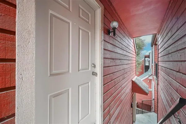 $1,300 | 9825 Walnut Street, Unit 206, Dallas, TX 75243