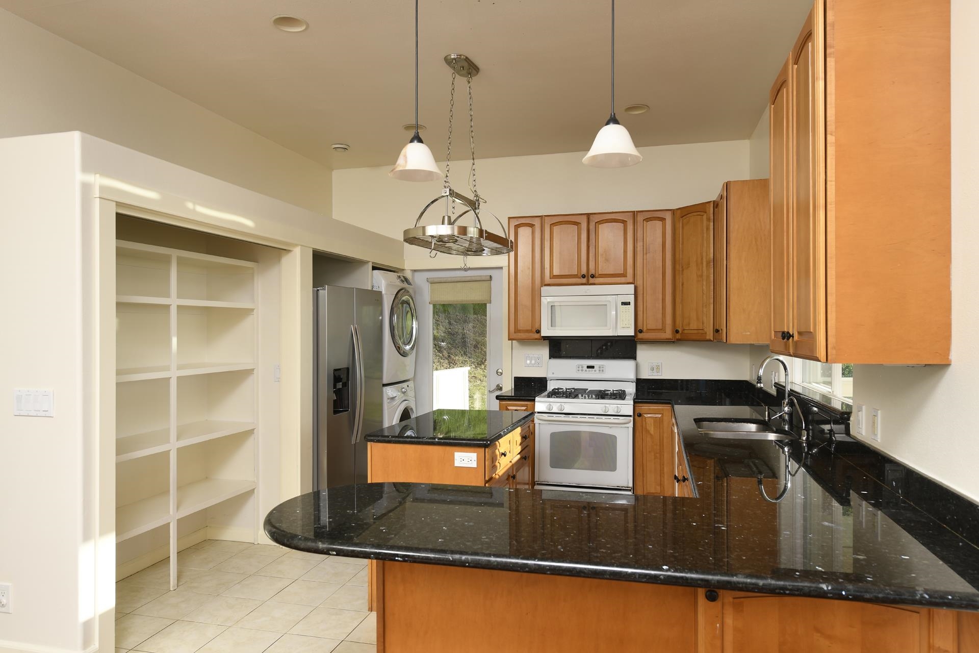 210 Napoko Place Kula, HI 96790 - Photo 14 of 37 Kitchen main living area