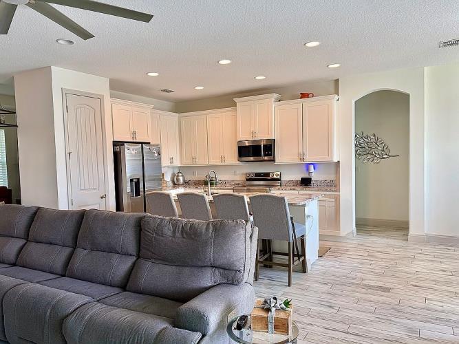 424 Southwest Ridgecrest Drive Port St. Lucie, FL 34953 - Photo 10 of 15