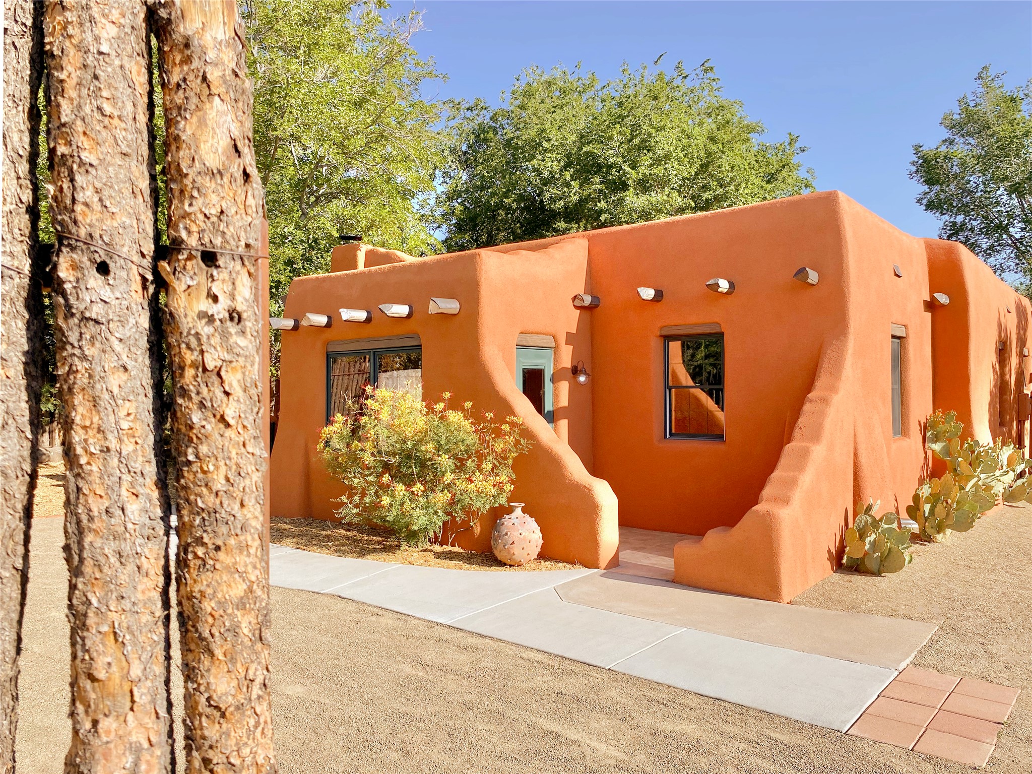 2007 Indian School Road Northwest Albuquerque, NM 87104 - Photo 3 of 38 Main House Facade
