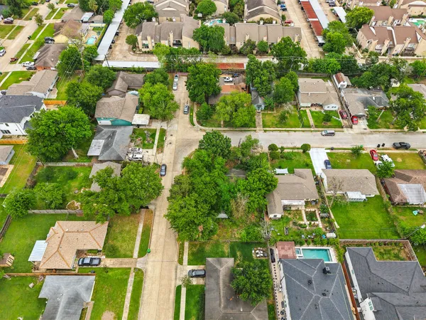 $390,000 | 1949 Huge Oaks Street, Houston, TX 77055