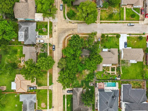 $390,000 | 1949 Huge Oaks Street, Houston, TX 77055