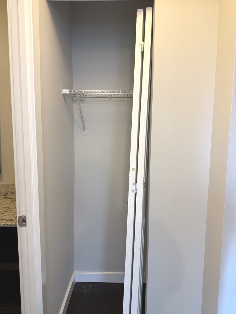 3033 North Sheridan Road, Unit 403 Chicago, IL 60657 - Photo 11 of 25 Gallery Image 11