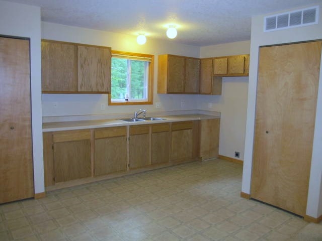7655 Praha Street Interlochen, MI 49643 - Photo 7 of 18 1805560-6.JPG
