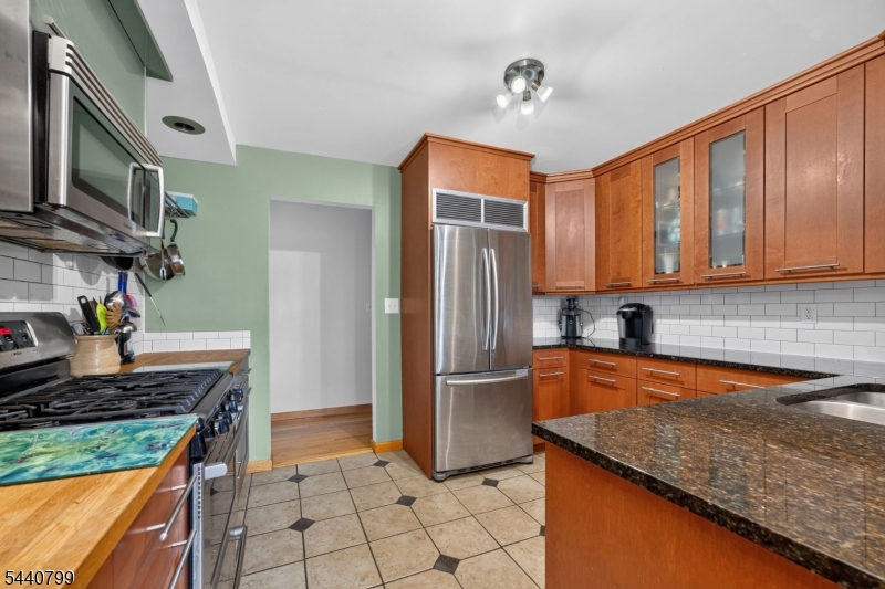15 Kensington Road, Unit G Chatham, NJ 07928 - Photo 11 of 23