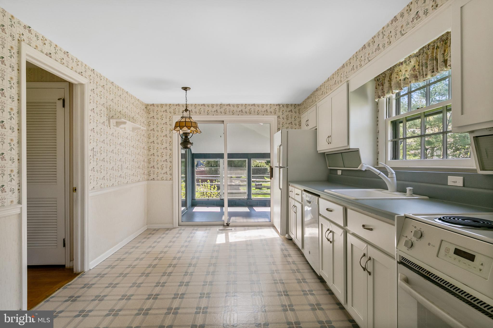 105 Farmington Road Cherry Hill, NJ 08034 - Photo 9 of 36