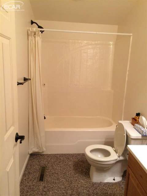 6370 Johnson Road Flushing, MI 48433 - Photo 18 of 38 20441258-17.JPG