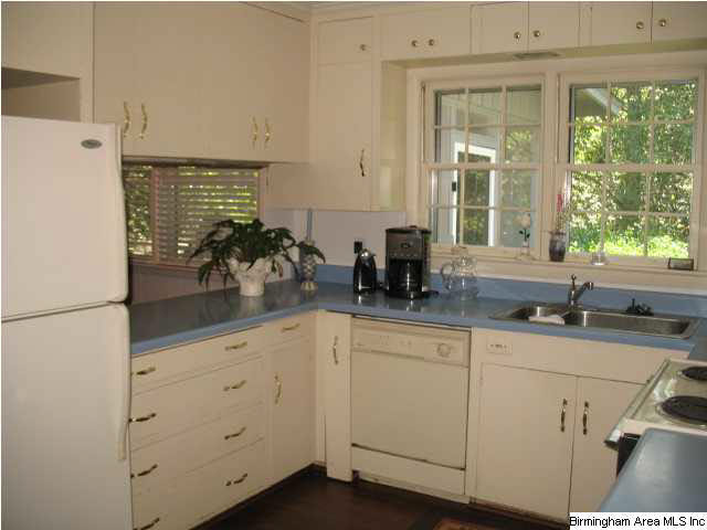 509 Hillyer High Road Anniston, AL 36207 - Photo 4 of 32