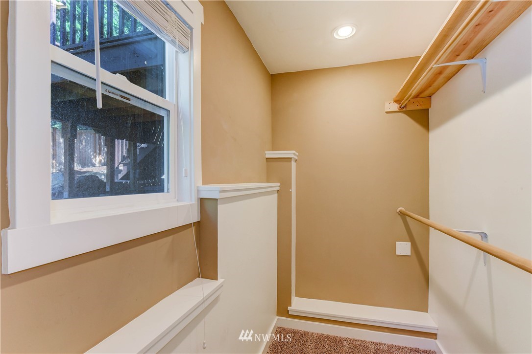 21828 Meridian Avenue South Bothell, WA 98021 - Photo 25 of 31 a view of walk in closet