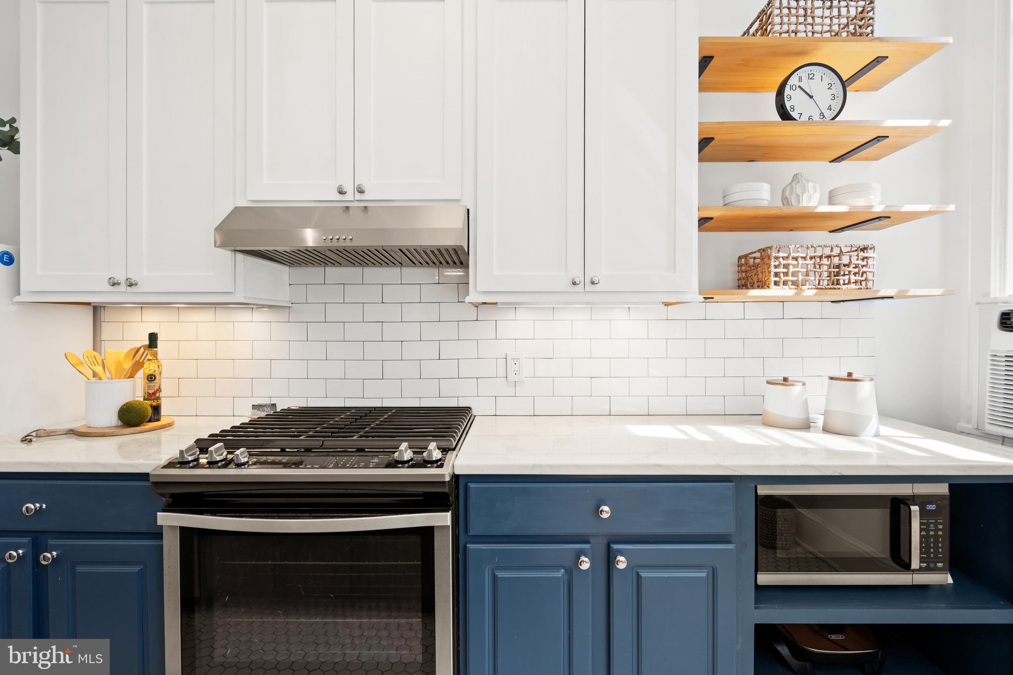 3039 Macomb Street Northwest, Unit 23 Washington, DC 20008 - Photo 16 of 45 Gas range