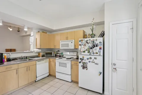 $259,500 | 533 Northeast 3rd Avenue, Unit 321, Fort Lauderdale, FL 33301
