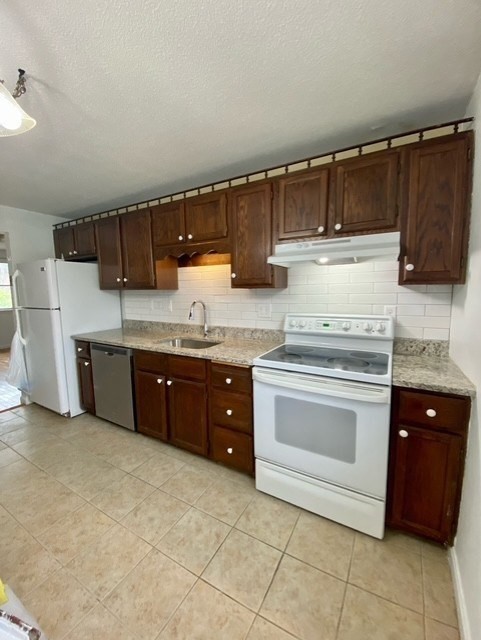 12 Cutter Street, Unit 2 Waltham, MA 02453 - Photo 3 of 11