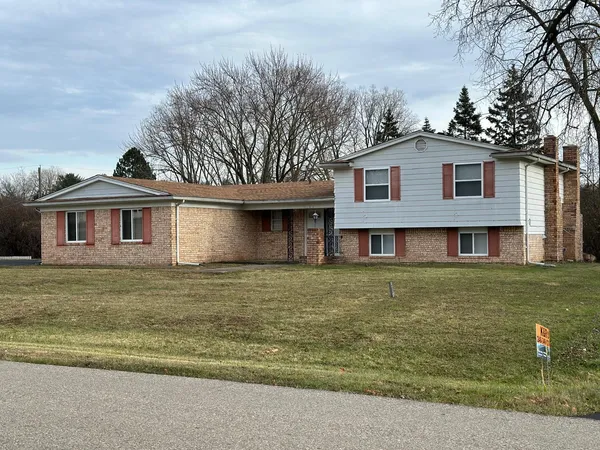 $469,900 | 2665 Peterboro Road, West Bloomfield, MI 48323