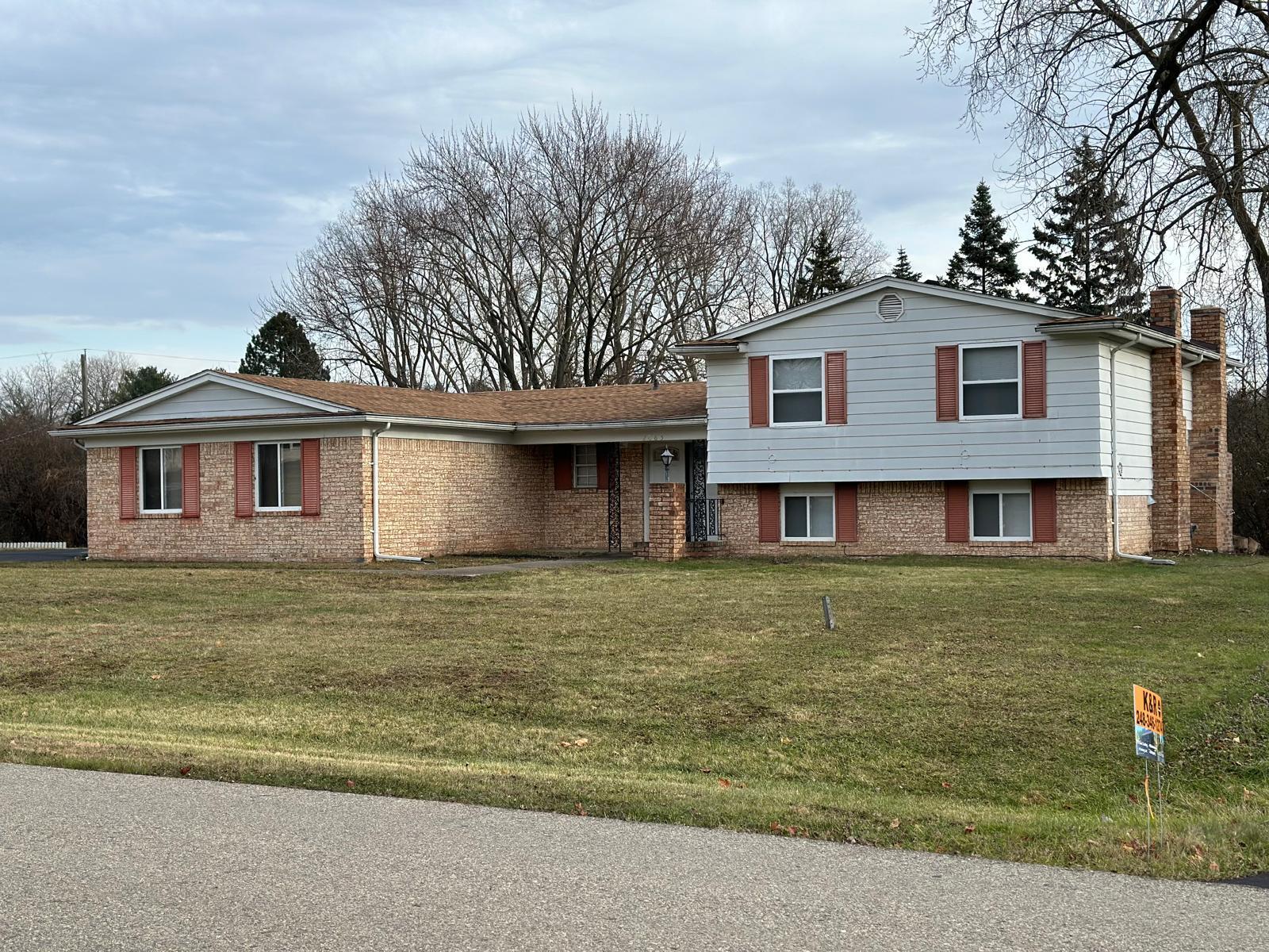 2665 Peterboro Road West Bloomfield, MI 48323 - Photo 3 of 54 WhatsApp Image 2026-04-19 at 2.44.14 PM