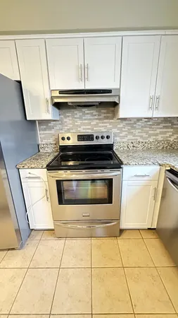 $469,900 | 2665 Peterboro Road, West Bloomfield, MI 48323