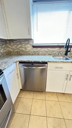 $469,900 | 2665 Peterboro Road, West Bloomfield, MI 48323