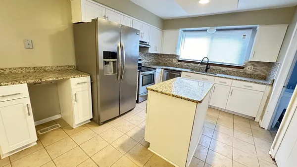 $469,900 | 2665 Peterboro Road, West Bloomfield, MI 48323