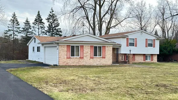 $469,900 | 2665 Peterboro Road, West Bloomfield, MI 48323
