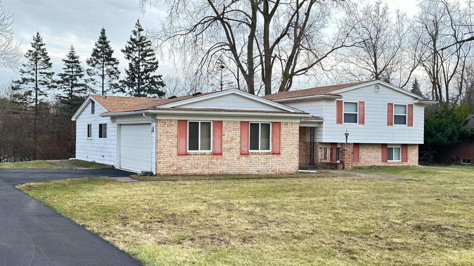 2665 Peterboro Road West Bloomfield, MI 48323 - Photo 5 of 54 WhatsApp Image 2026-04-19 at 2.44.14 PM