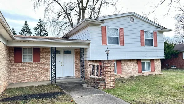 $469,900 | 2665 Peterboro Road, West Bloomfield, MI 48323