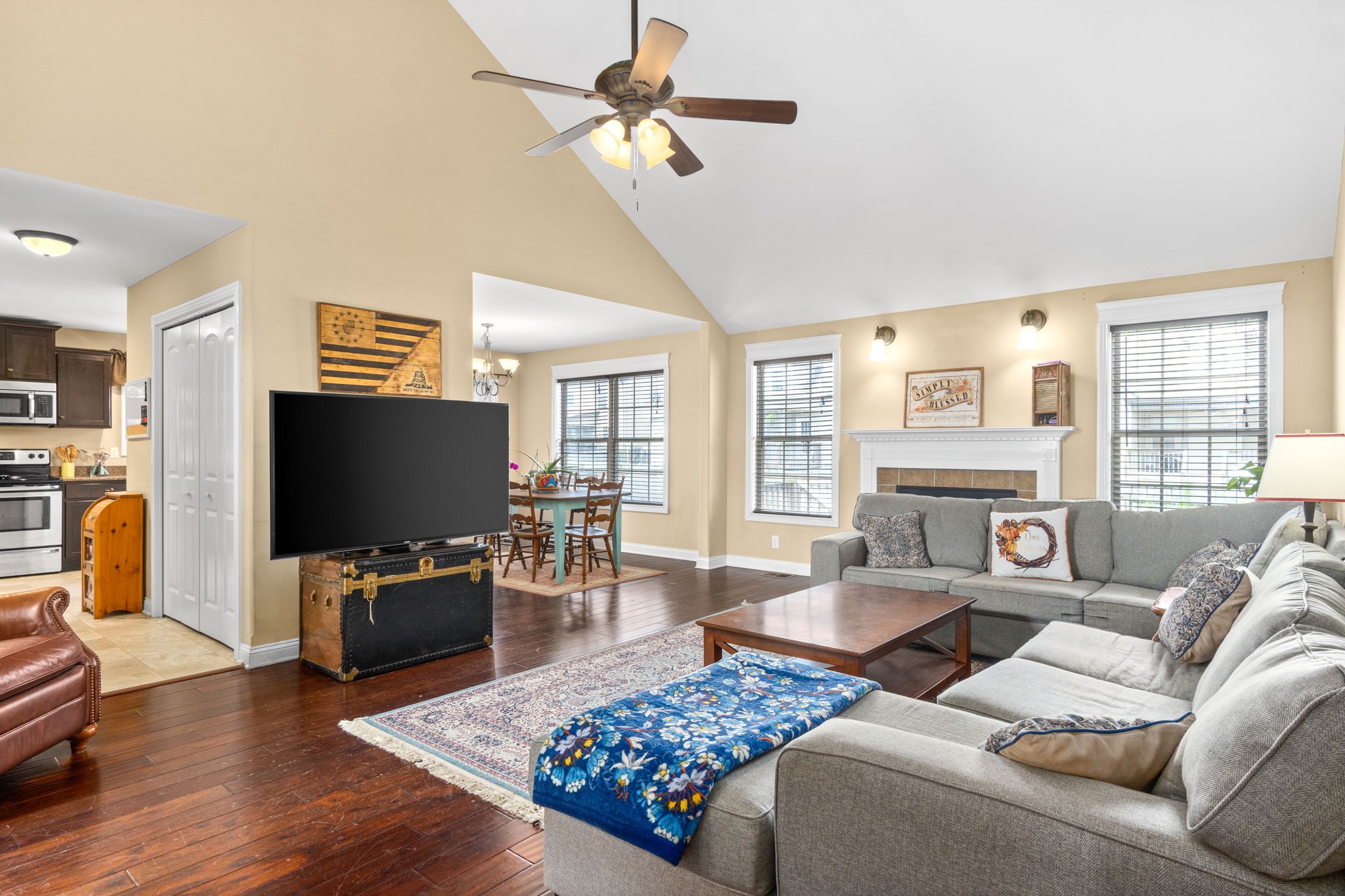 3784 Suiter Road Clarksville, TN 37040 - Photo 7 of 28 a living room with furniture and a flat screen tv