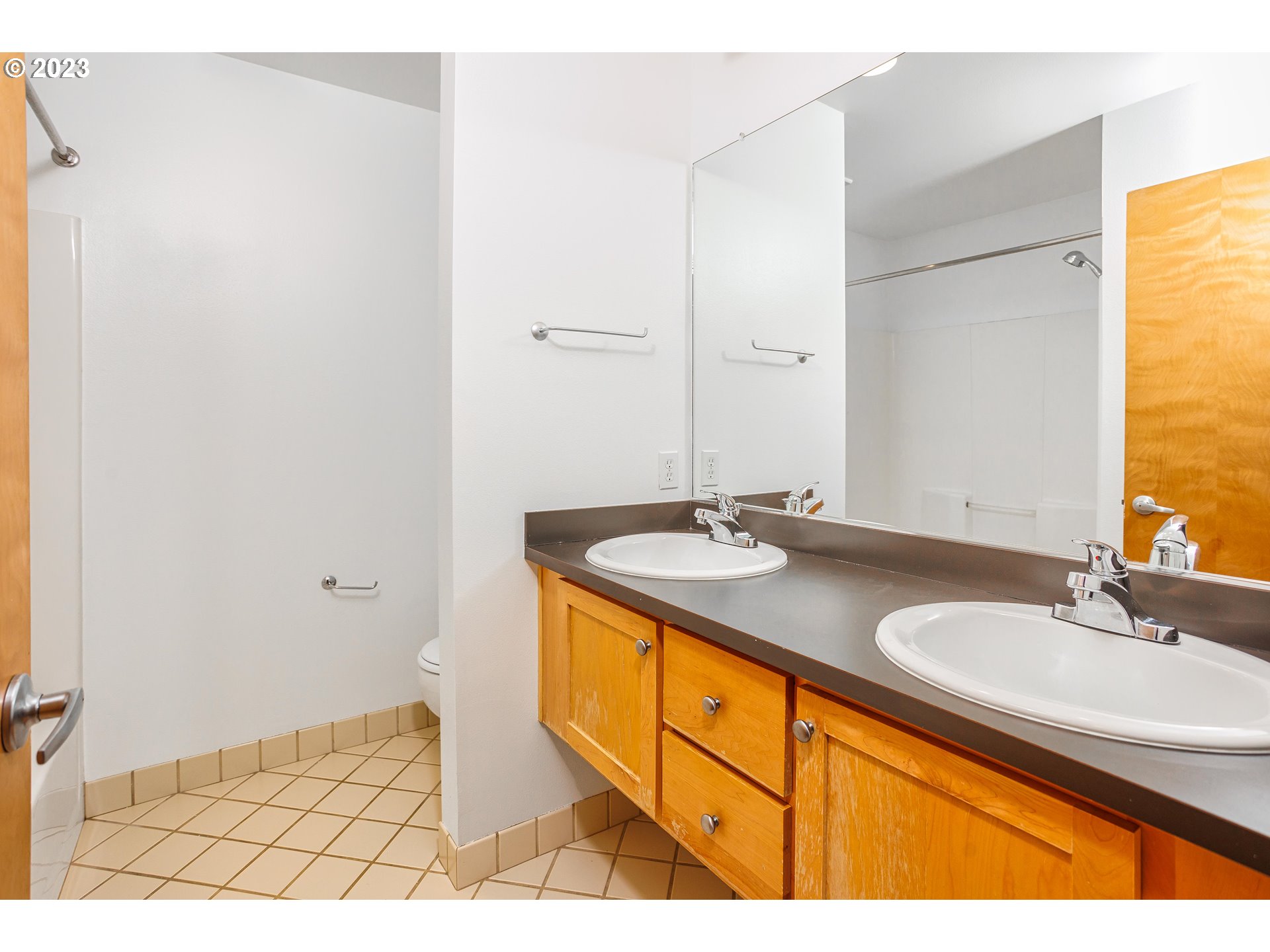 5834 Northeast Center Commons Way Portland, OR 97213 - Photo 15 of 20 Gallery Image 15