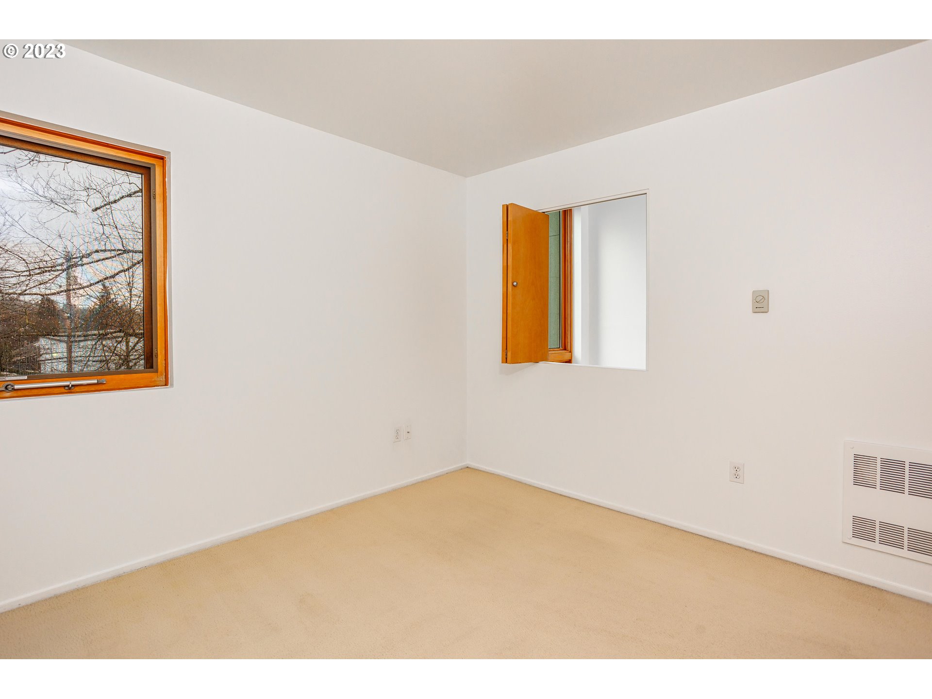 5834 Northeast Center Commons Way Portland, OR 97213 - Photo 17 of 20 Gallery Image 17