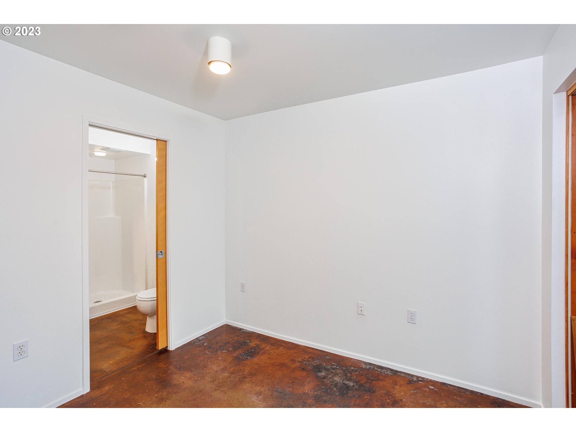 5834 Northeast Center Commons Way Portland, OR 97213 - Photo 3 of 20 Gallery Image 3