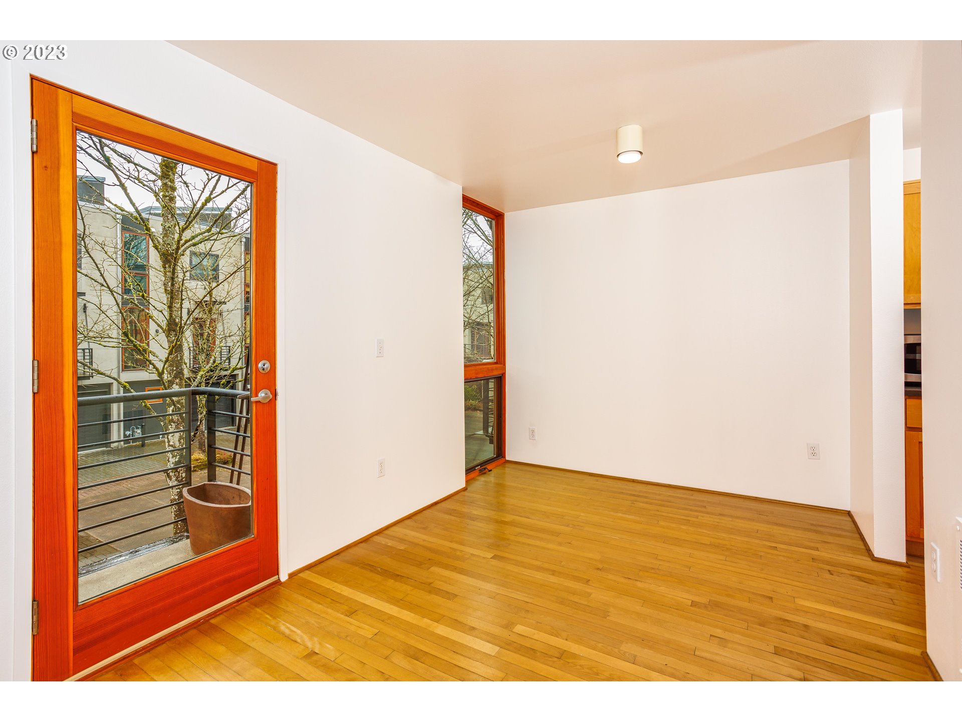 5834 Northeast Center Commons Way Portland, OR 97213 - Photo 6 of 20 Gallery Image 6