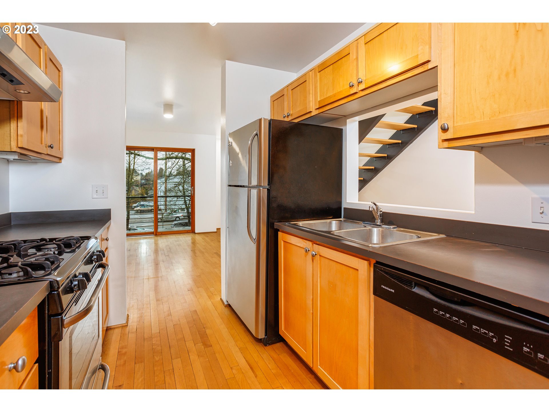 5834 Northeast Center Commons Way Portland, OR 97213 - Photo 7 of 20 Gallery Image 7