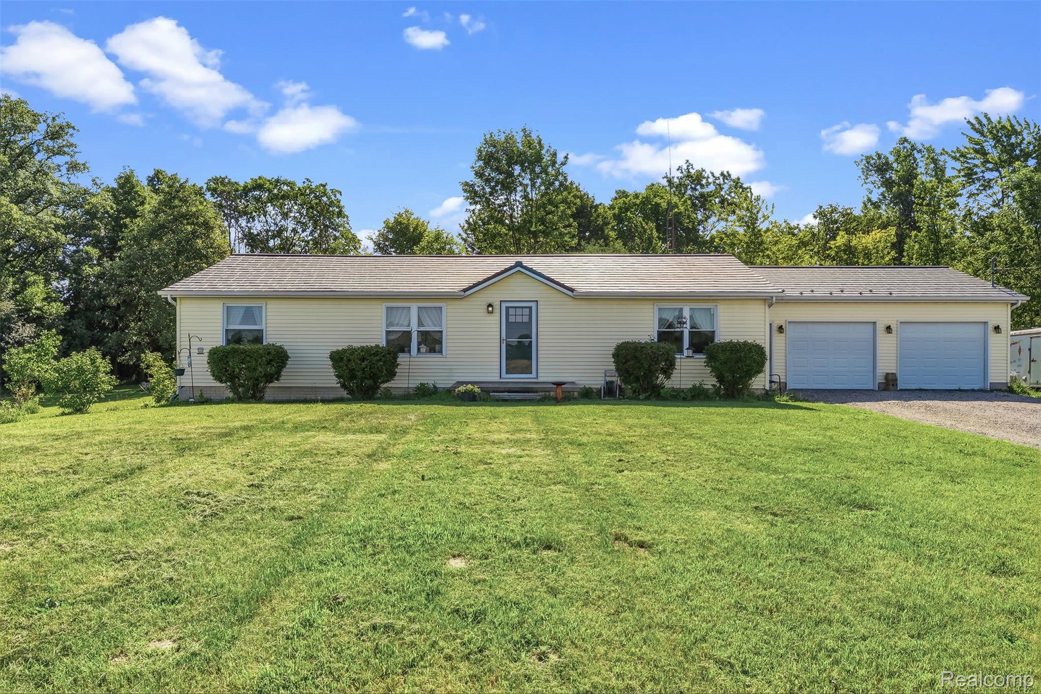 13325 South Beyer Road Birch Run, MI 48415 - Photo 1 of 46 10_dsc00559.jpg
