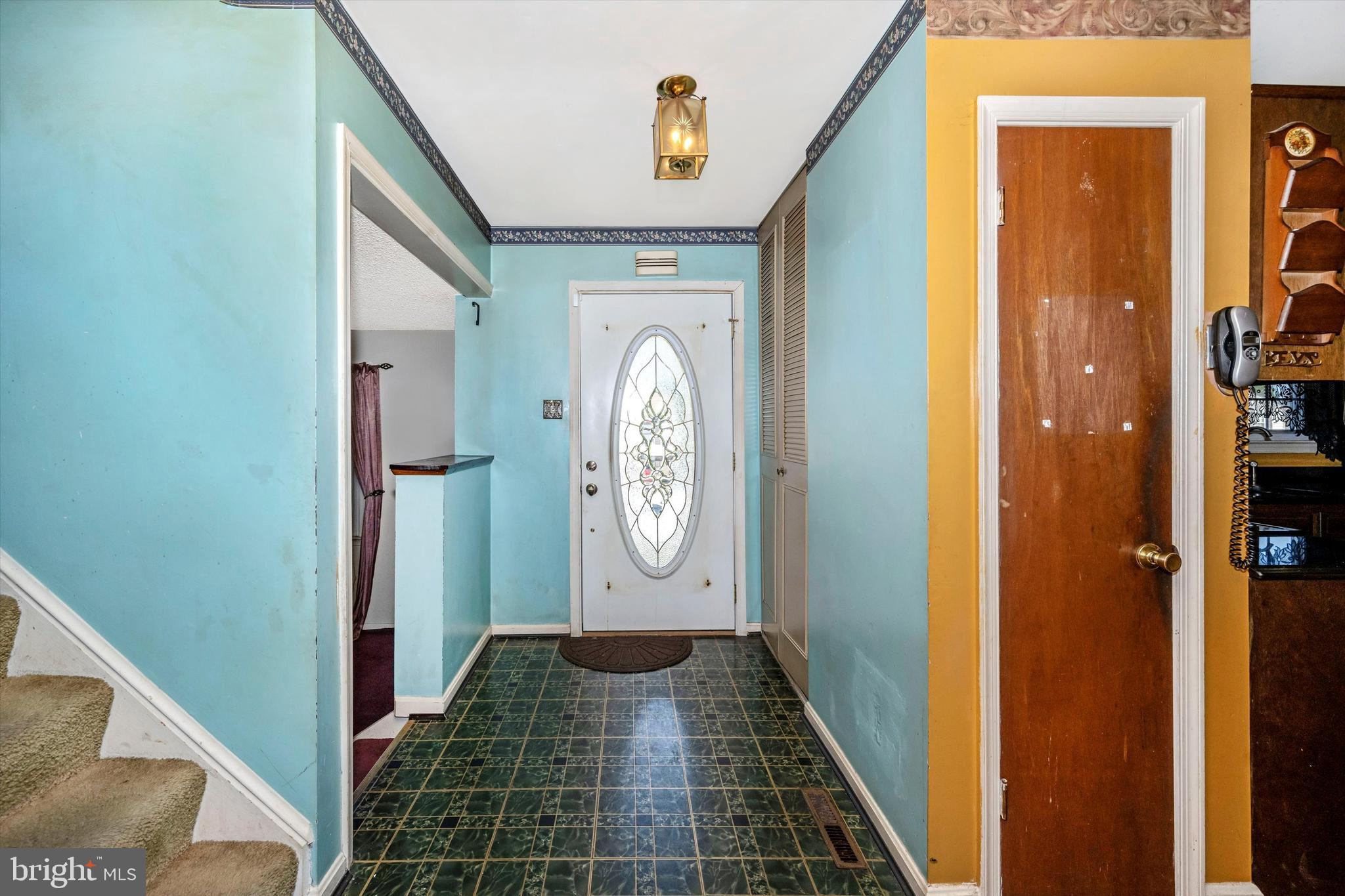6402 Craigmont Road Baltimore, MD 21207 - Photo 3 of 36